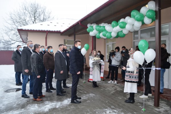 На Тячівщині з робочим візитом перебуває губернатор області Віктор Микита