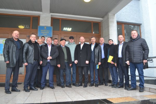 Тячівська райрада долучилась до  відзначення  Дня єднання  - фото