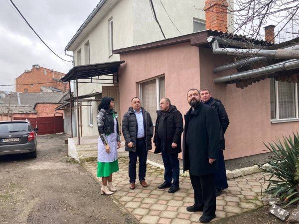 Кожен медзаклад Закарпаття, де лікують військових, отримає свого капелана