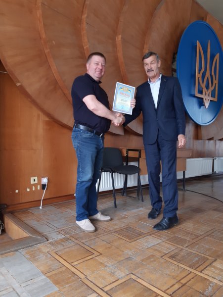 У Тячівській районній раді відзначили активних благодійників та волонтерів