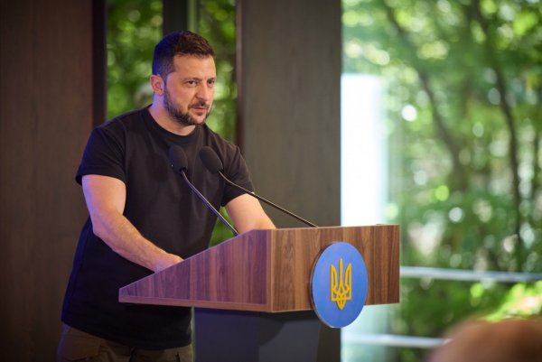 На  Закарпатті Президент України Володимир Зеленський провів нараду з керівниками дипломатичних установ