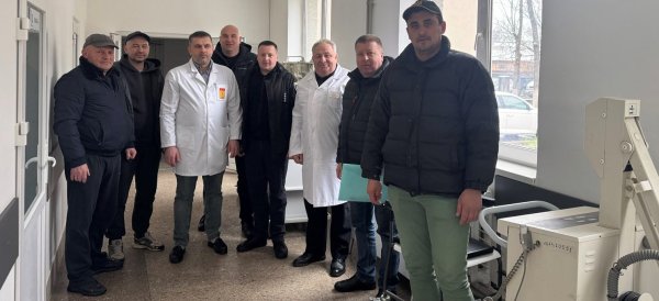 Благодійний дарунок районній лікарні передали «Патріоти Тячівщини»